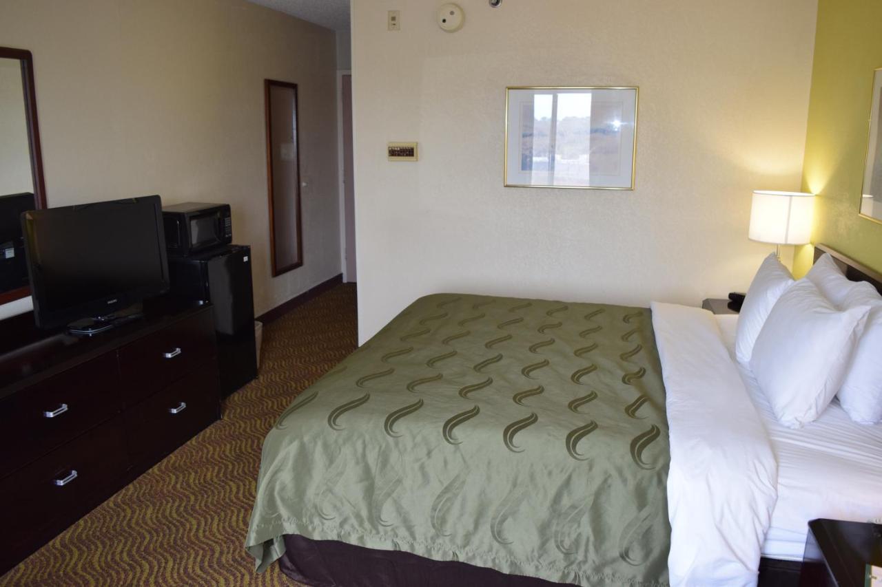 Quality Inn Rocky Mount Buitenkant foto