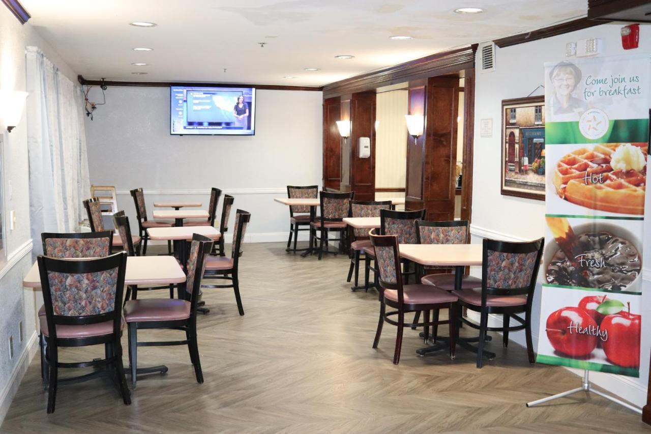 Quality Inn Rocky Mount Buitenkant foto