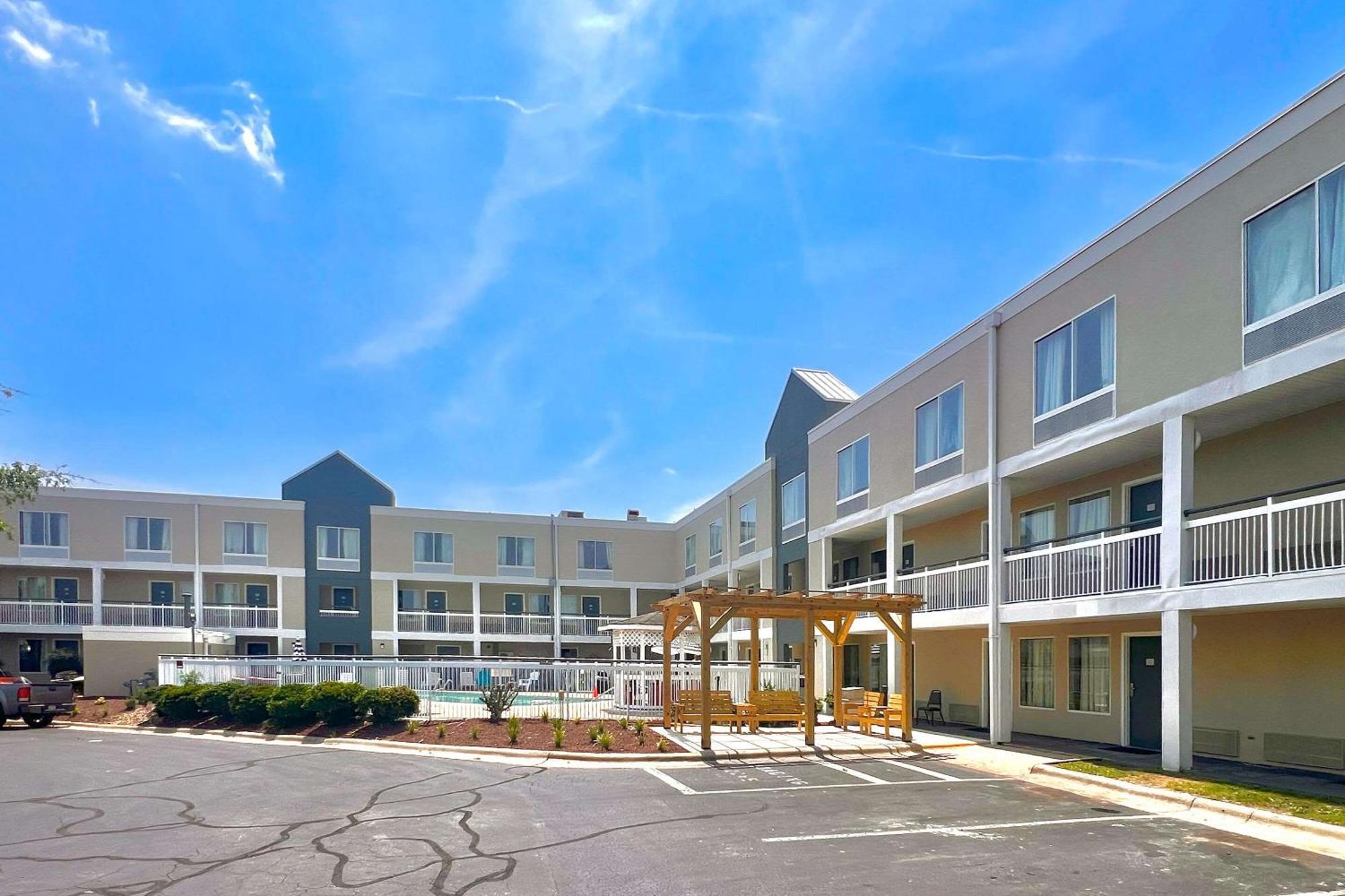 Quality Inn Rocky Mount Buitenkant foto