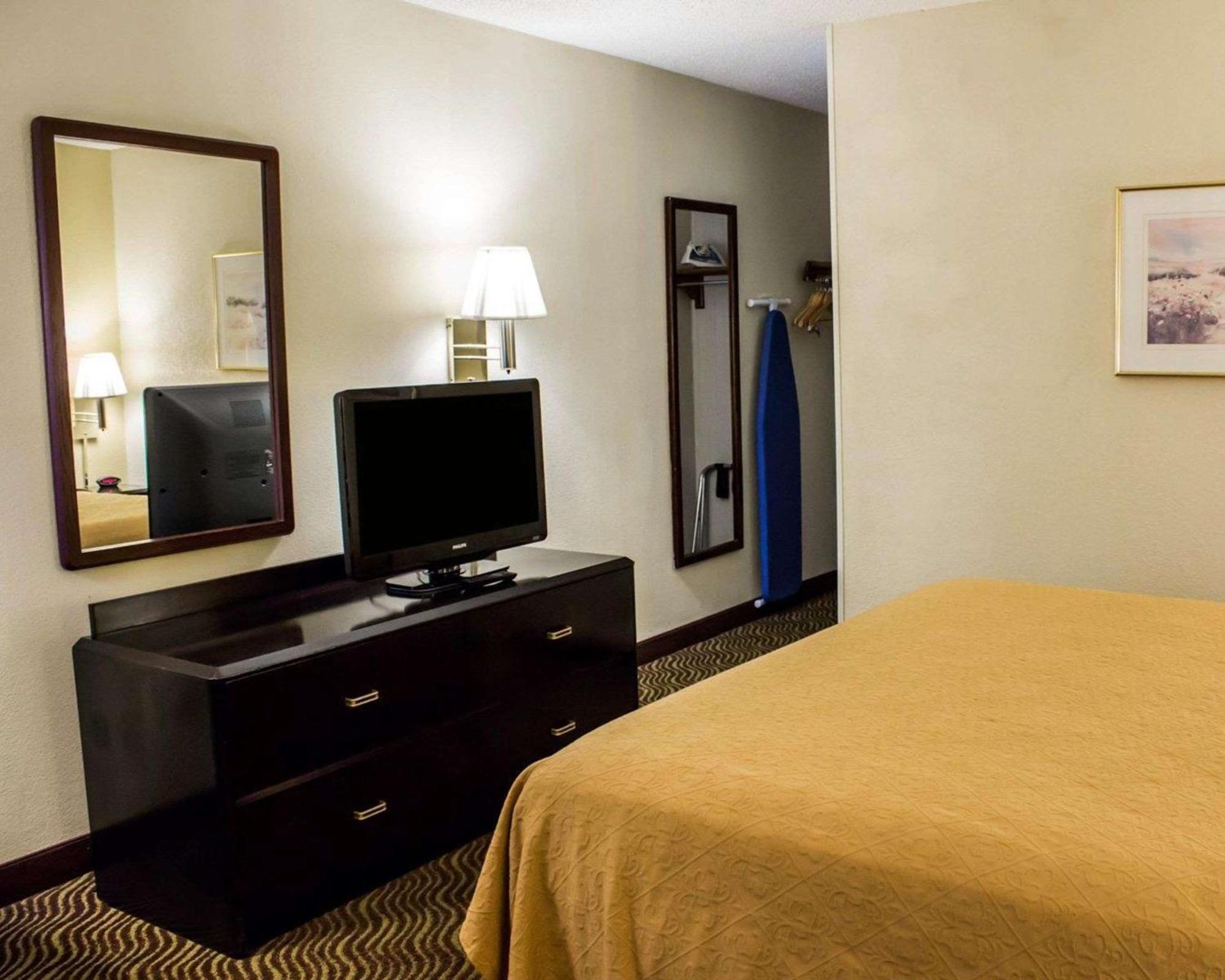 Quality Inn Rocky Mount Buitenkant foto