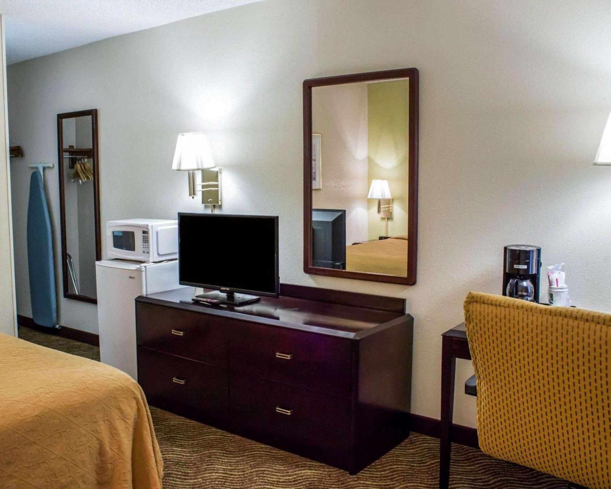 Quality Inn Rocky Mount Buitenkant foto