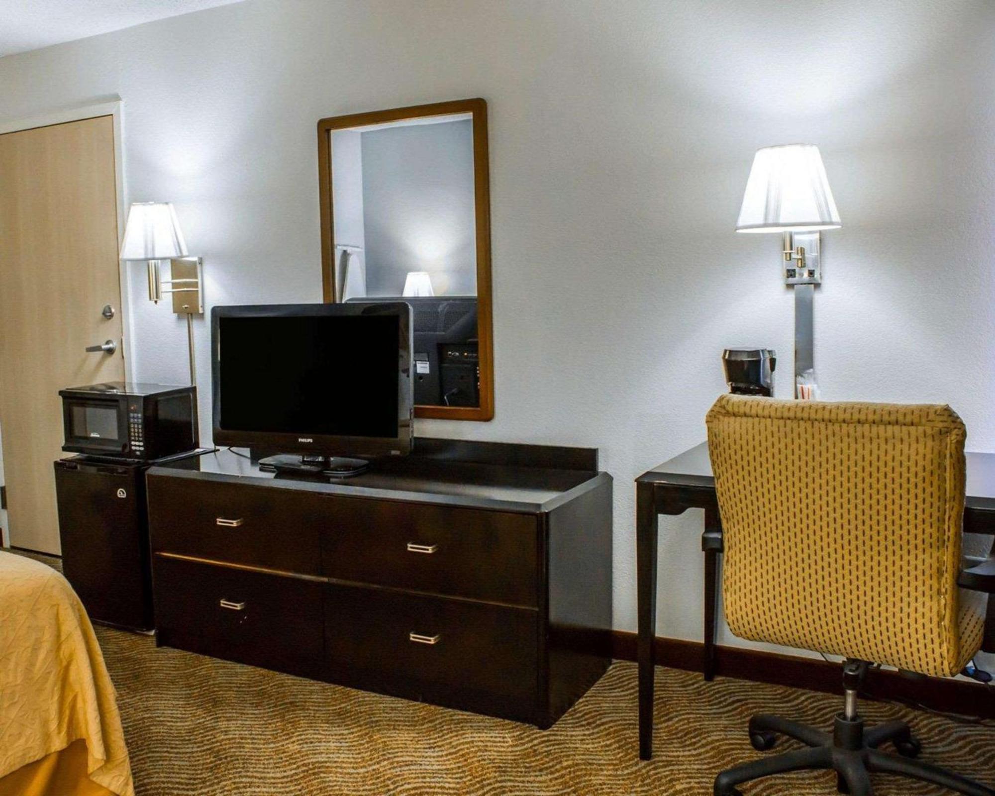 Quality Inn Rocky Mount Buitenkant foto